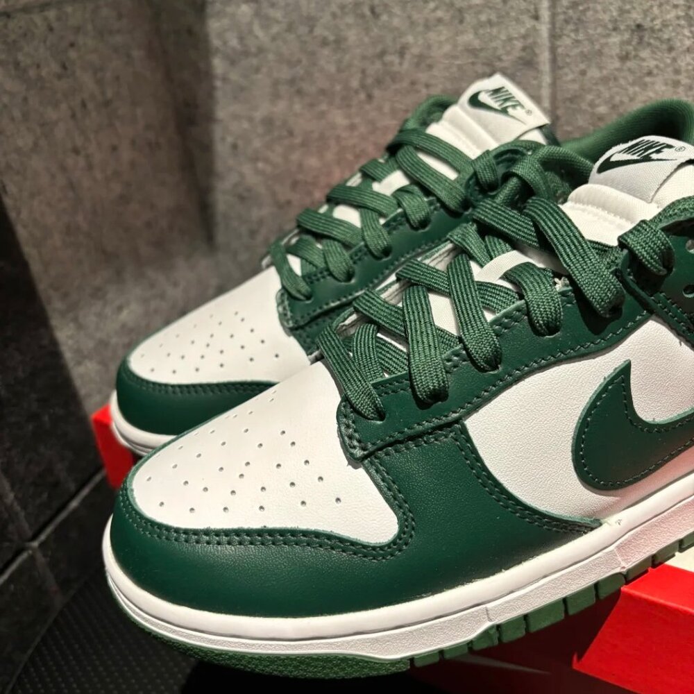 Nike Dunk Low "Team Green" - Michigan Green and White "DD1391-101" - Picture 8 of 11